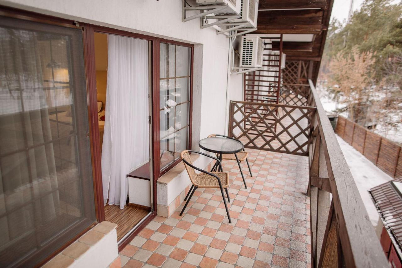Veselyj Zajets Hotel Pirnove ภายนอก รูปภาพ